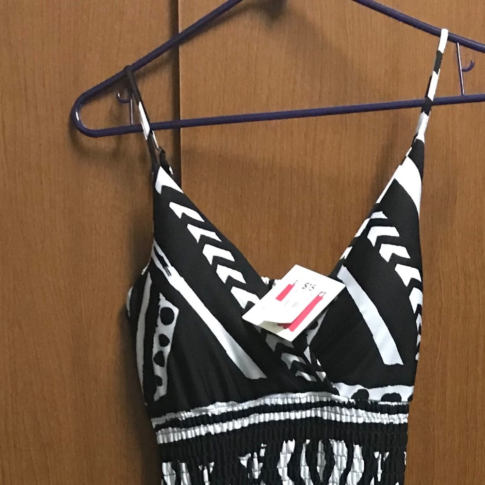 Black/white spaghetti strap maxi dress
